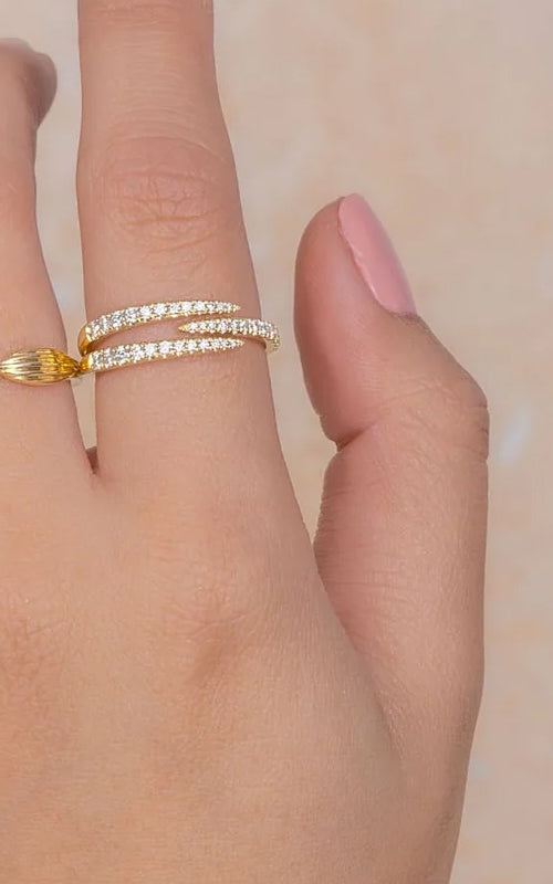 Shy Creation Women's Wedding Band
