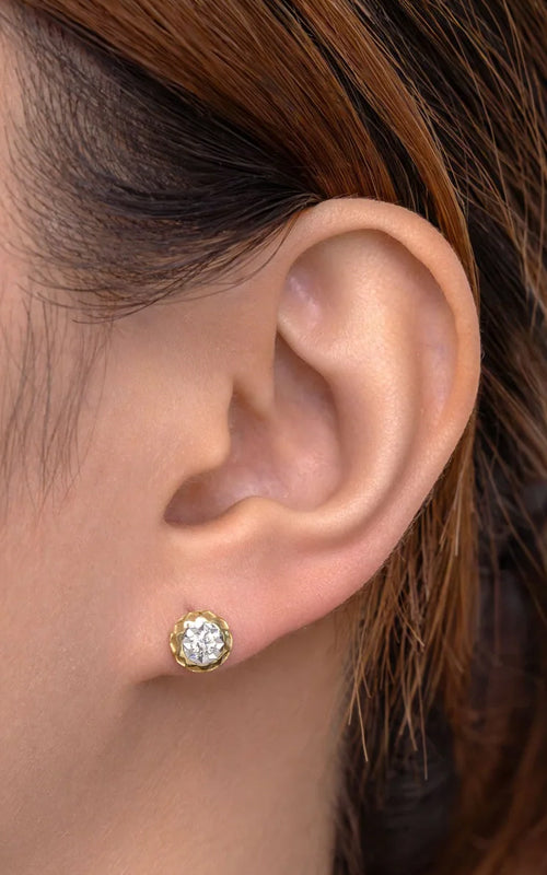 Shy Creation Stud Diamond Earring