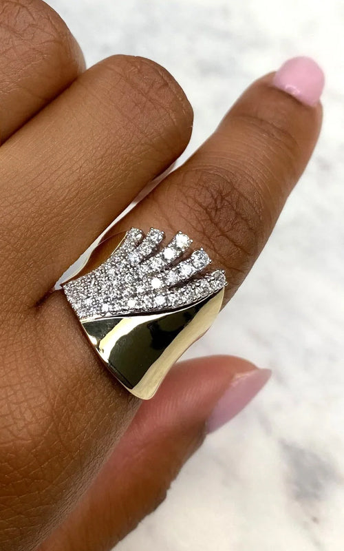 Shy Creation Cocktail Ring 14K Yellow Gold Diamond Ring