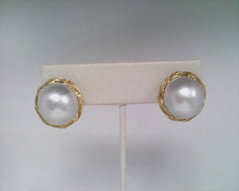 Albert's Estate 14k Yellow Gold 17mm Mabe Pearl Earrings EEAR00757