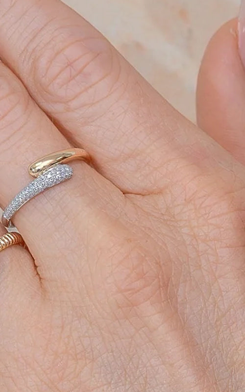 Shy Creation Women's Wedding Band
