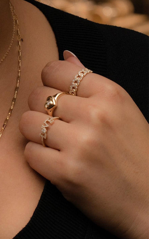 Shy Creation 14k Yellow Gold .17ctw Diamond Love Ring SC55010015