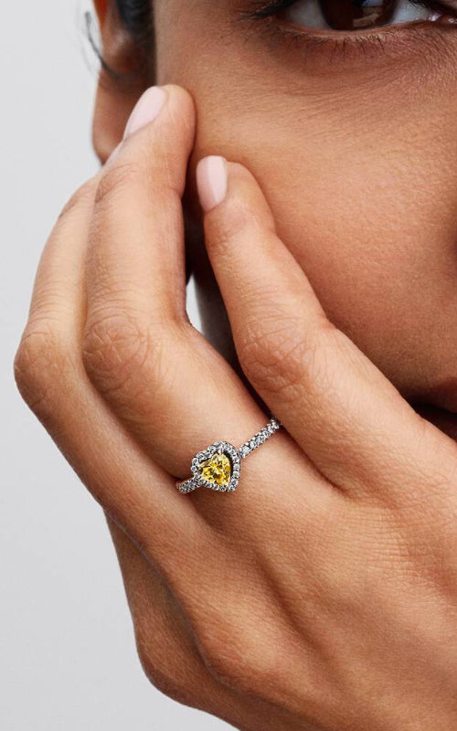 Pandora Sparkling Elevated Heart Ring 198421C06-50