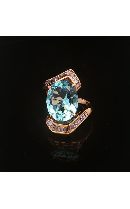 Albert's Estate 18K Yellow Gold 7.75CT Oval Aquamarine with .95CTW Baguette G-H VS1-2 Diamond Cocktail Ring ELRNG01942
