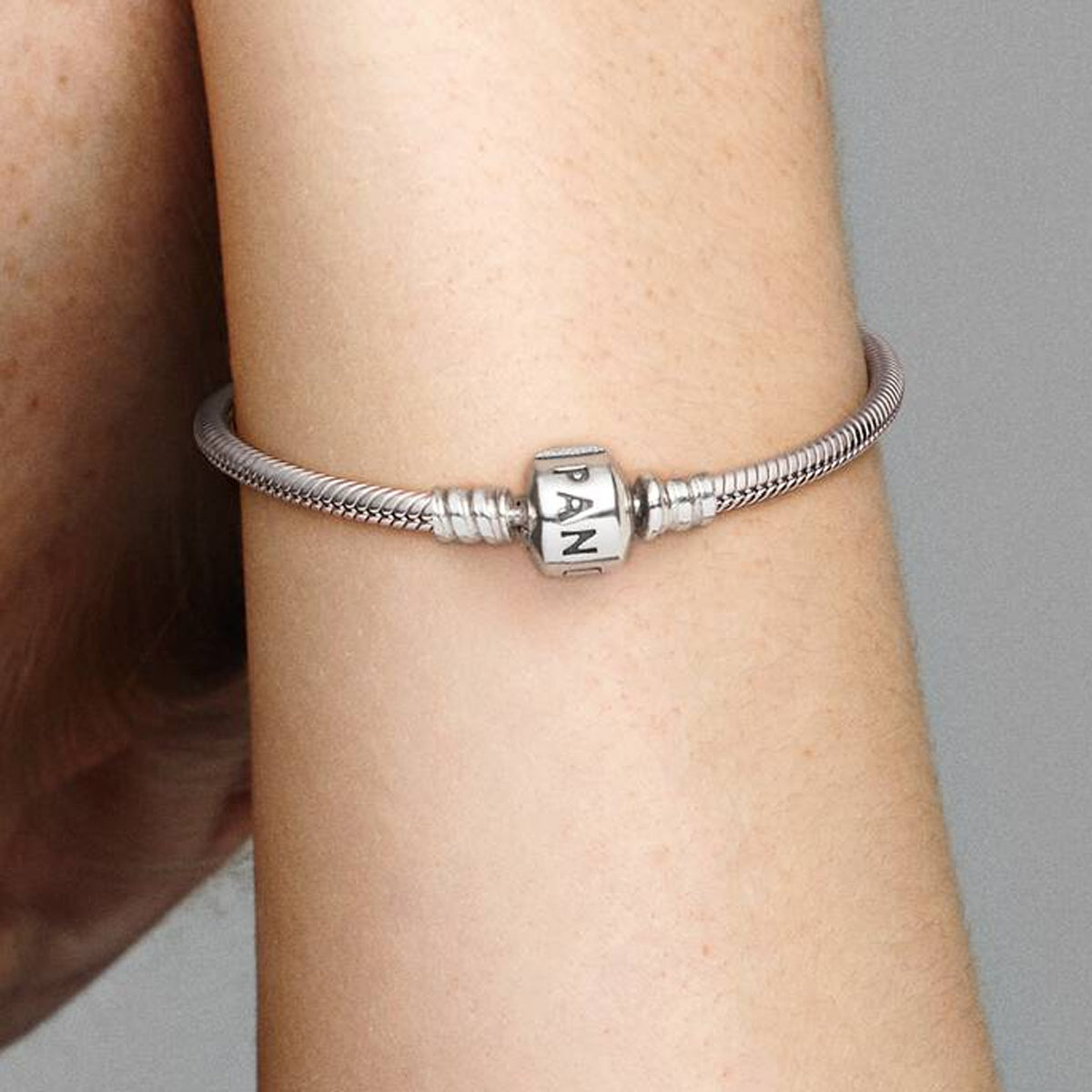Pandora Moments Barrel Clasp Snake Chain Bracelet 594593C00-17