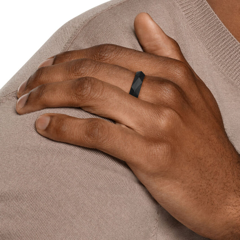 Faceted Band Ring in Black Titanium, 6.2mm