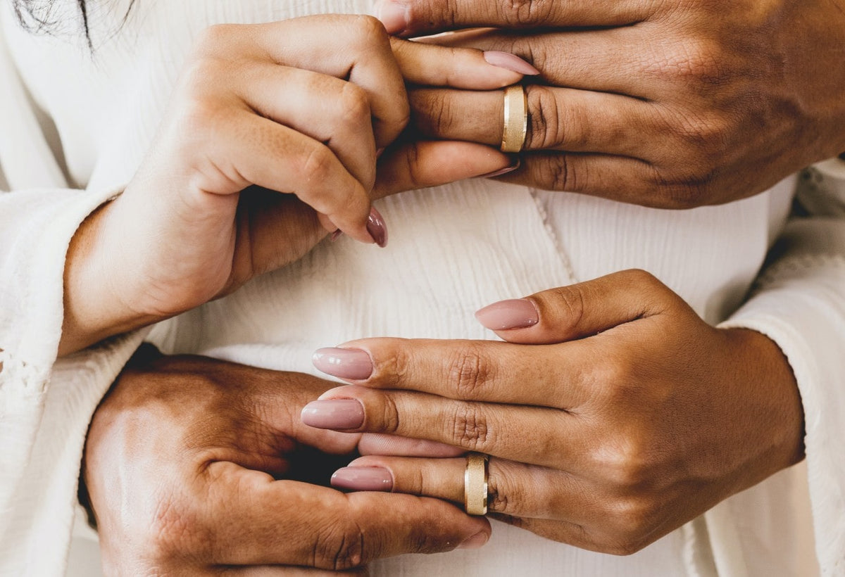 WHY CHOOSE A GOLD WEDDING BAND?