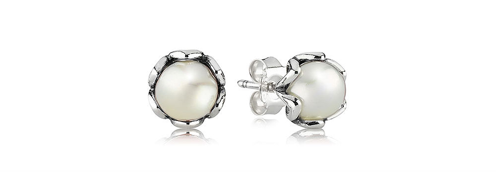 Pandora Luxury Pearl Earrings