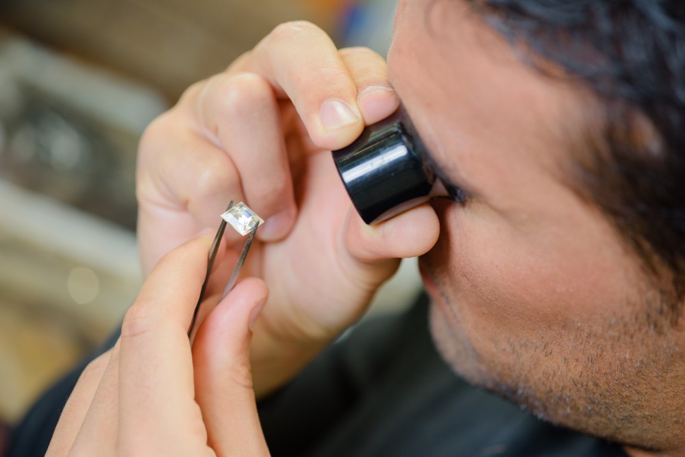 The Jewelry Expert's Guide to Selling Your Diamonds