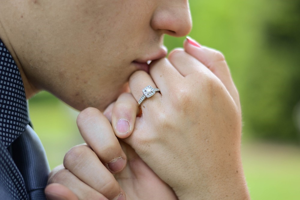 How Much To Spend On An Engagement Ring: 10 Things Every Couple Should Know