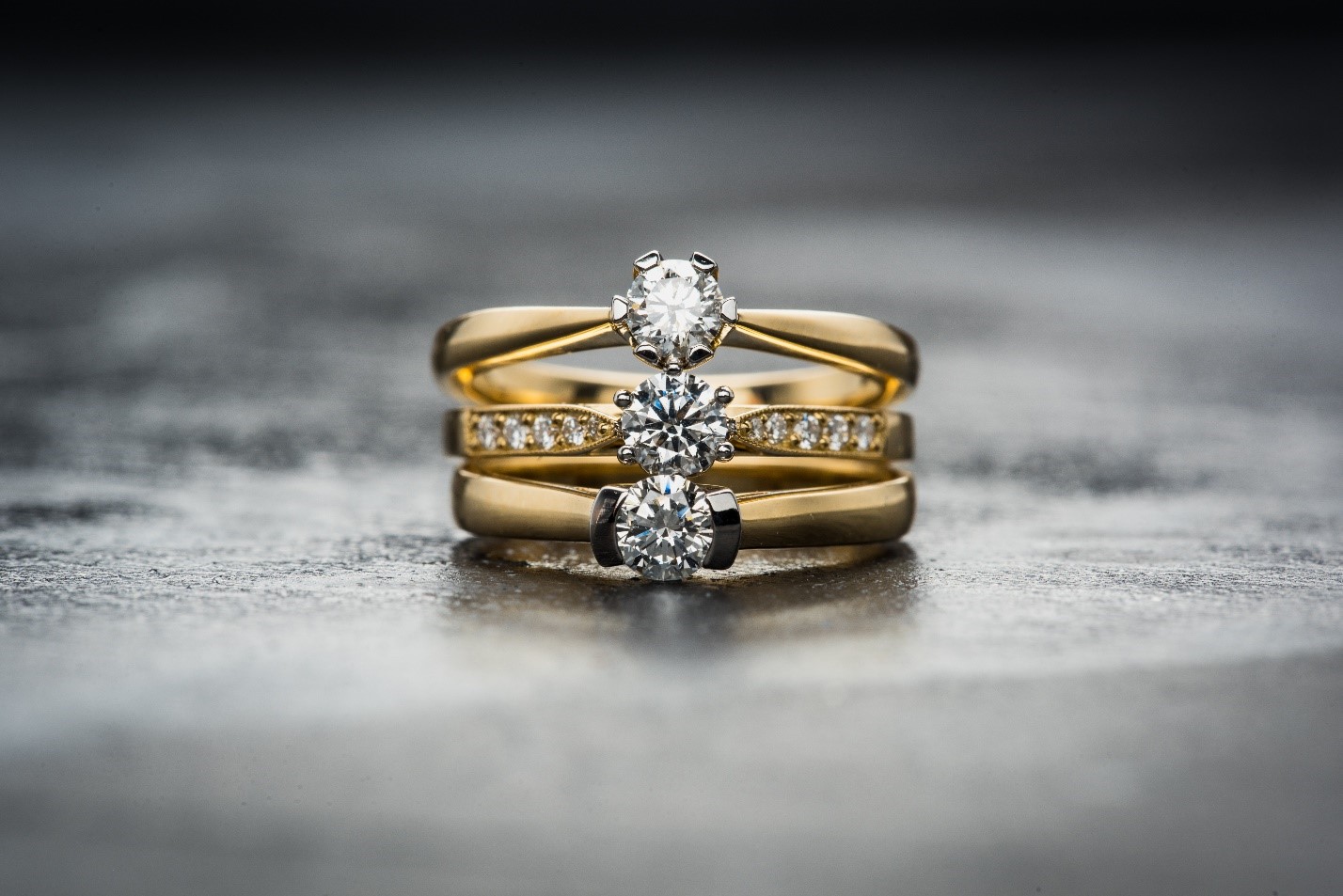 Yellow gold engagement ring