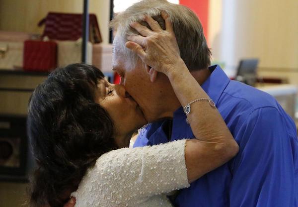 NWI couple renew vows after terminal cancer diagnosis; Valentine's Day heartstrings