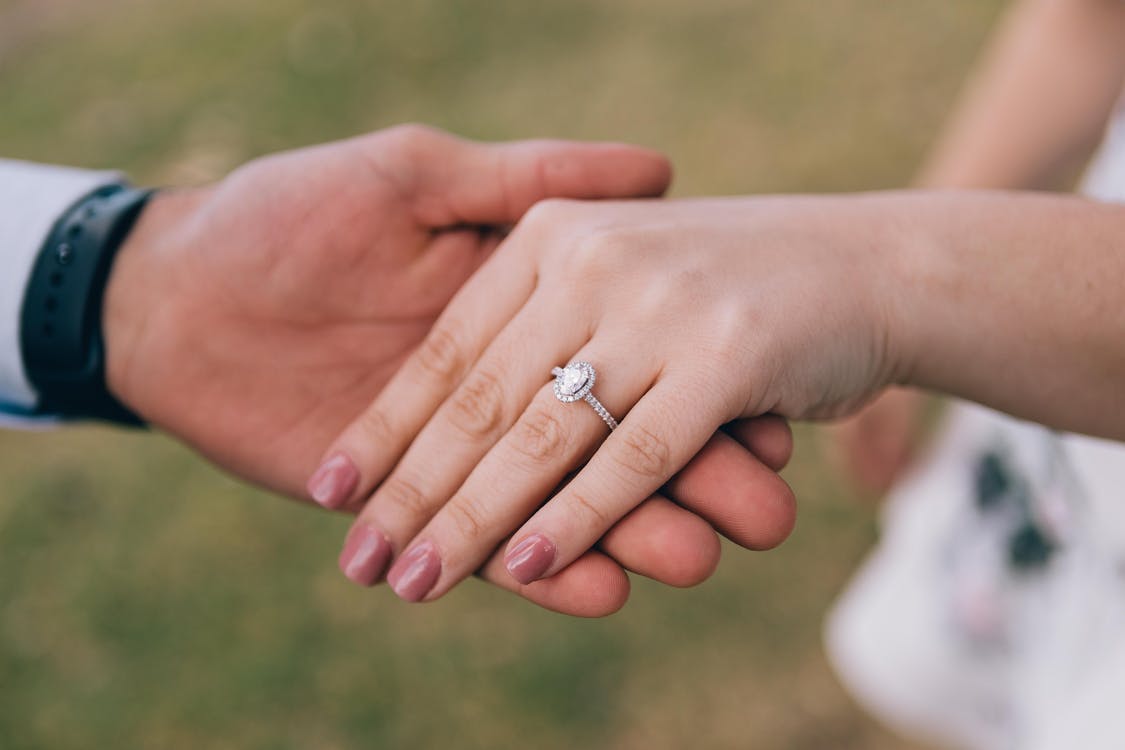 Dos & Don’ts of Taking Care of Your Engagement Ring