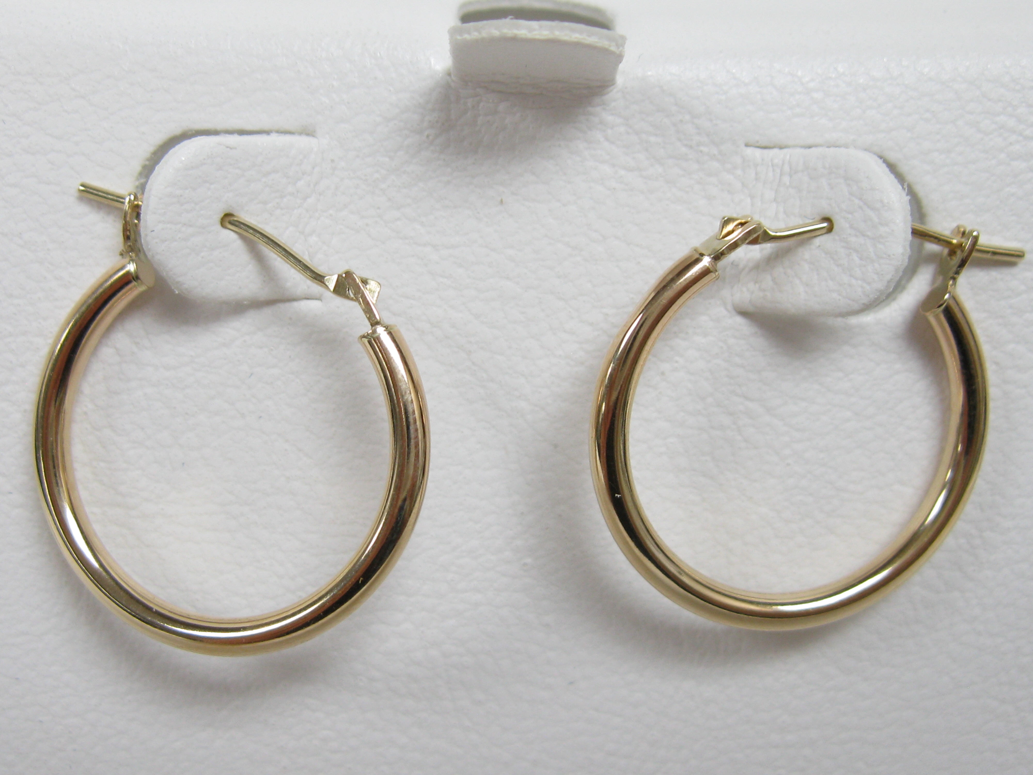 Albert`s 14k White Gold 1ctw Diamond Screw Back Stud Earrings SE8100G4-4W