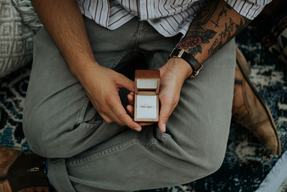 WHY SHOP FOR PEAR SHAPE ENGAGEMENT RINGS AT ALBERT'S DIAMOND JEWELERS? WHY SHOP FOR PEAR SHAPE ENGAGEMENT RINGS AT ALBERT'S DIAMOND JEWELERS?